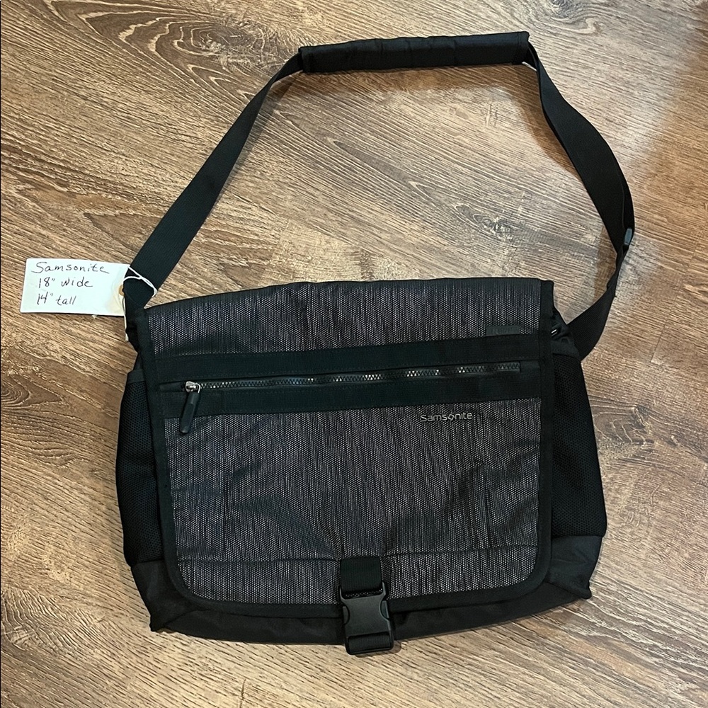 Samsonite Black Messenger Bag Dupont Kevlar 18" wide X 14" high